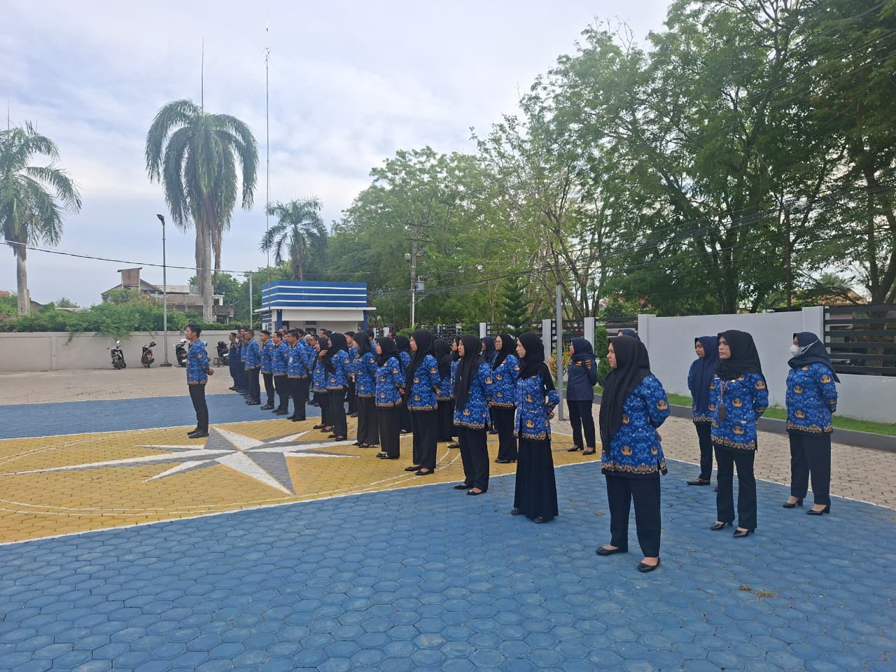 Pelaksanaan Apel Pagi Pegawai